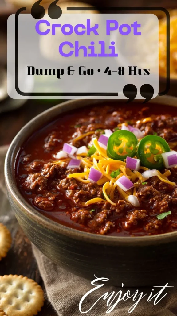 Crock Pot chili in a rustic bowl—thick ground-beef sauce topped with cheddar, red onion, jalapeño; best chili 亚洲三级+港台三级 crockpot.